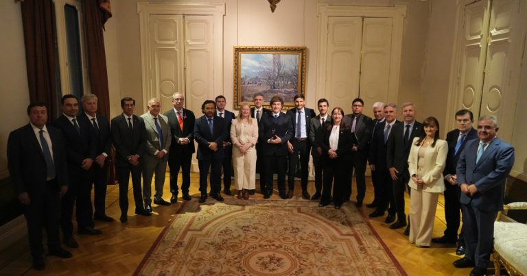El Gobierno aceleró el reparto de fondos en medio del debate de la reforma laboral y el Presupuesto