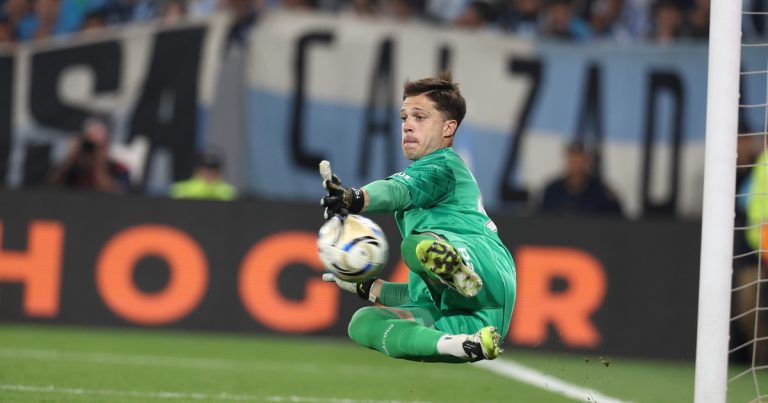 Cambeses, héroe: dos penales atajados, la influencia de Arias y "ahora vamos por la final"