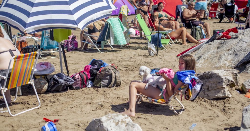 "Ya no quedan alojamientos": exitoso fin de año turístico en la Costa Atlántica con una catarata de reservas