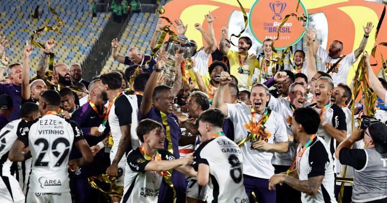 Los argentinos campeones en el Maracaná con el Corinthians