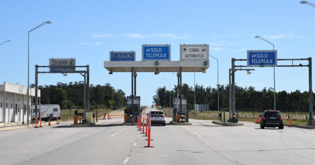 Qué se necesita para viajar por las rutas de Uruguay: se lanza el "abono extranjero" para presentar en los peajes
