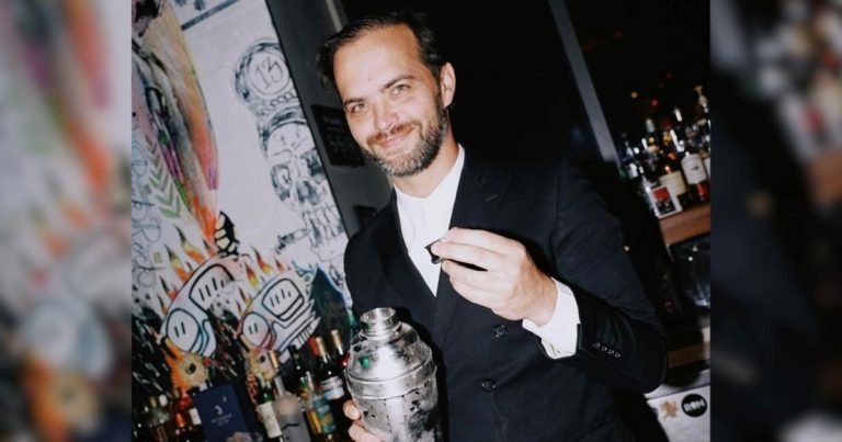 De bachero en Saladillo a ser el barman de Messi y servir a los reyes de España: la historia de Ramiro Ferreri