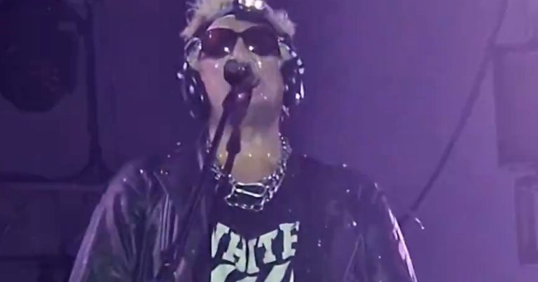 El regreso de Pity Álvarez en Córdoba, emotivo, exultante y provocador: "Sólo el universo puede juzgarme"