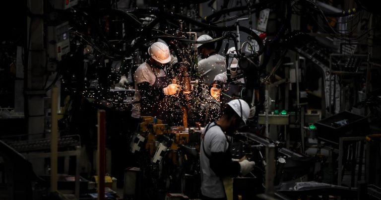 Golpeada por las importaciones, la industria busca dar vuelta la página y levantar cabeza en 2026