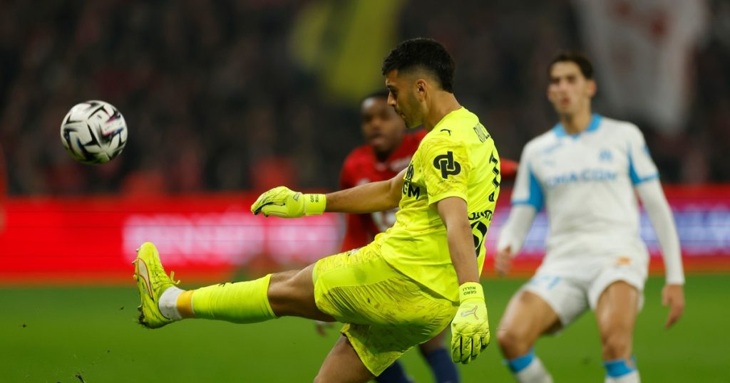 Video: error de Rulli y gol del hermano de Mbappé