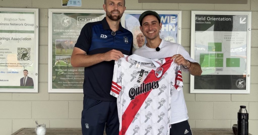 Sufrió depresión, se hizo viral entrevistando al profesor que le convirtió a Boca y ahora sueña con conocer al Dibu Martínez