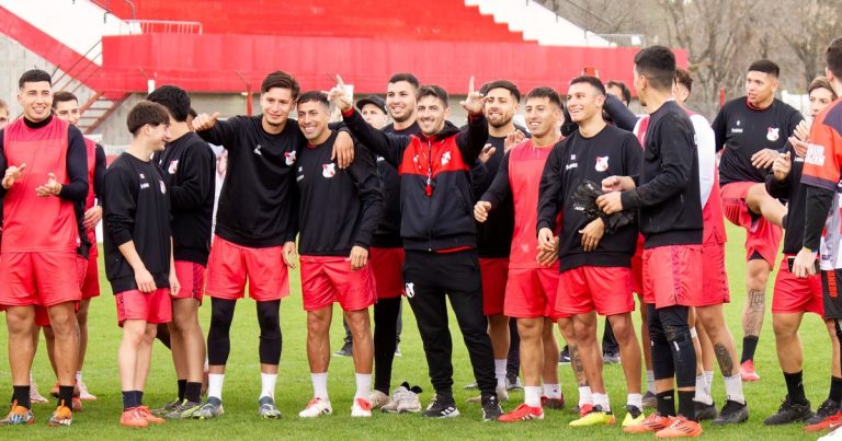 Conmoción en el fútbol argentino: decretaron muerte cerebral a Santiago Fredes, técnico de Luján