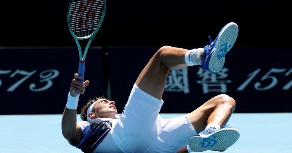 Tomás Etcheverry ganó un partidazo en su debut en el Abierto de Australia