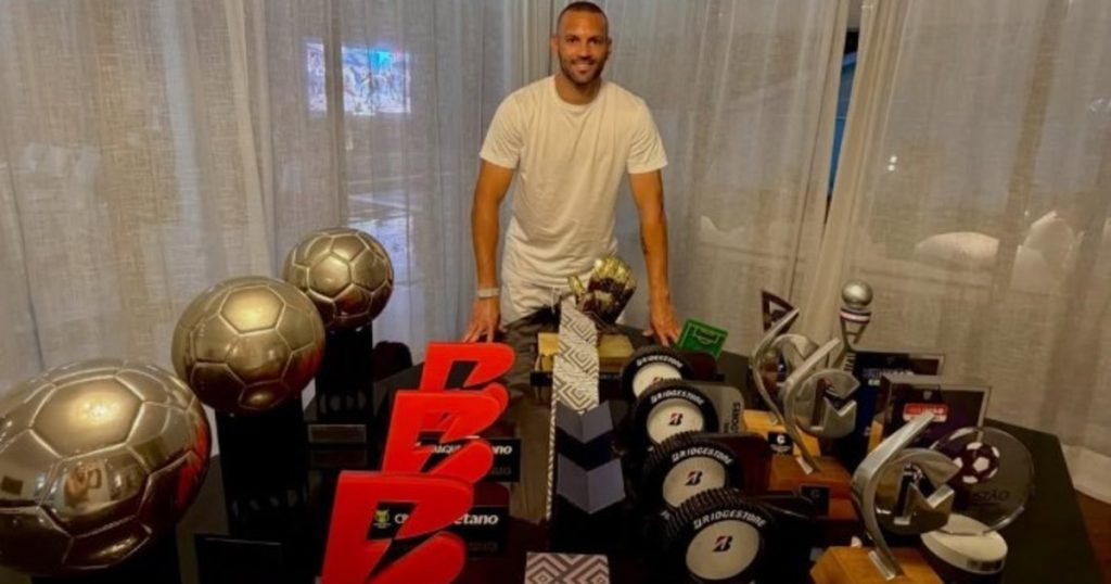 ¿La salida más emotiva del verano? Un verdugo de River dejó Palmeiras tras ocho años de gloria