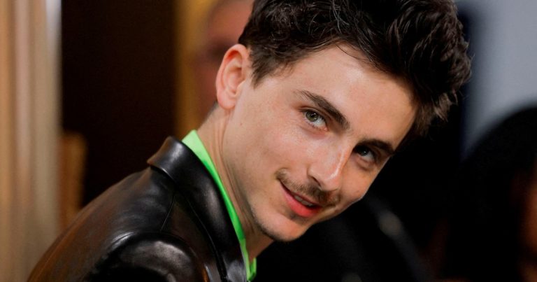 Resistido, Timothée Chalamet ya es histórico a los 30 años: va por el Oscar e igualó un récord de Marlon Brando