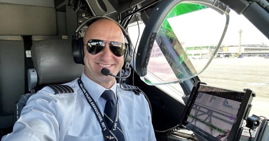 El piloto que intentó apagar los motores de un avión con 80 pasajeros a bordo, fue preso y hoy se dedica a ayudar a otros