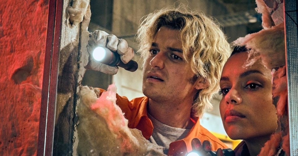 Liam Neeson y Joe Keery (Stranger Things), contra un hongo asesino en  Alerta extinción, del guionista de Jurassic Park