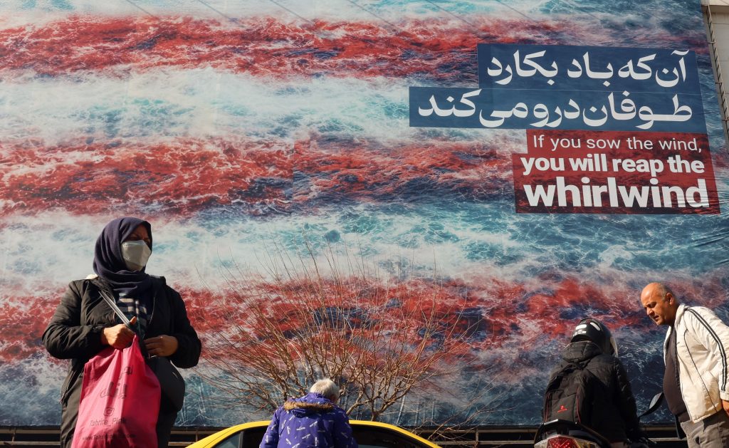 El régimen iraní se aferra al poder pese a las amenazas de Trump, la crisis económica y las protestas