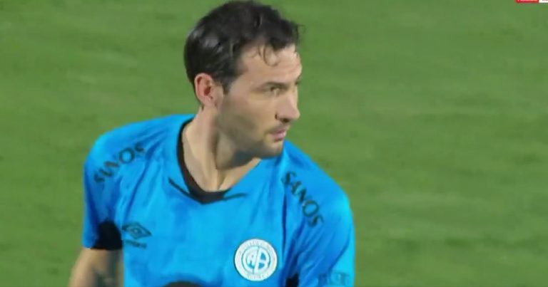 Video: el emotivo regreso del Mudo Vázquez al Gigante de Alberdi