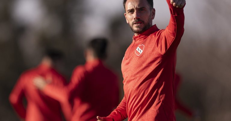 Es oficial: Mancuello renovó su contrato con Independiente