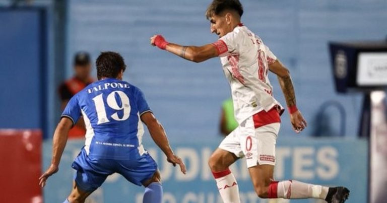 Argentinos erró un penal en tiempo de descuento y empató sin goles contra Estudiantes de Río Cuarto