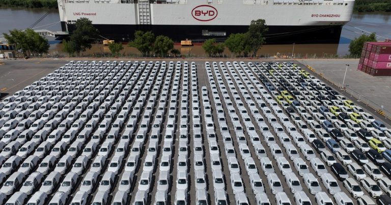 Después del desembarco de casi 7.000 autos BYD: qué otros modelos traerá este año la marca china a la Argentina
