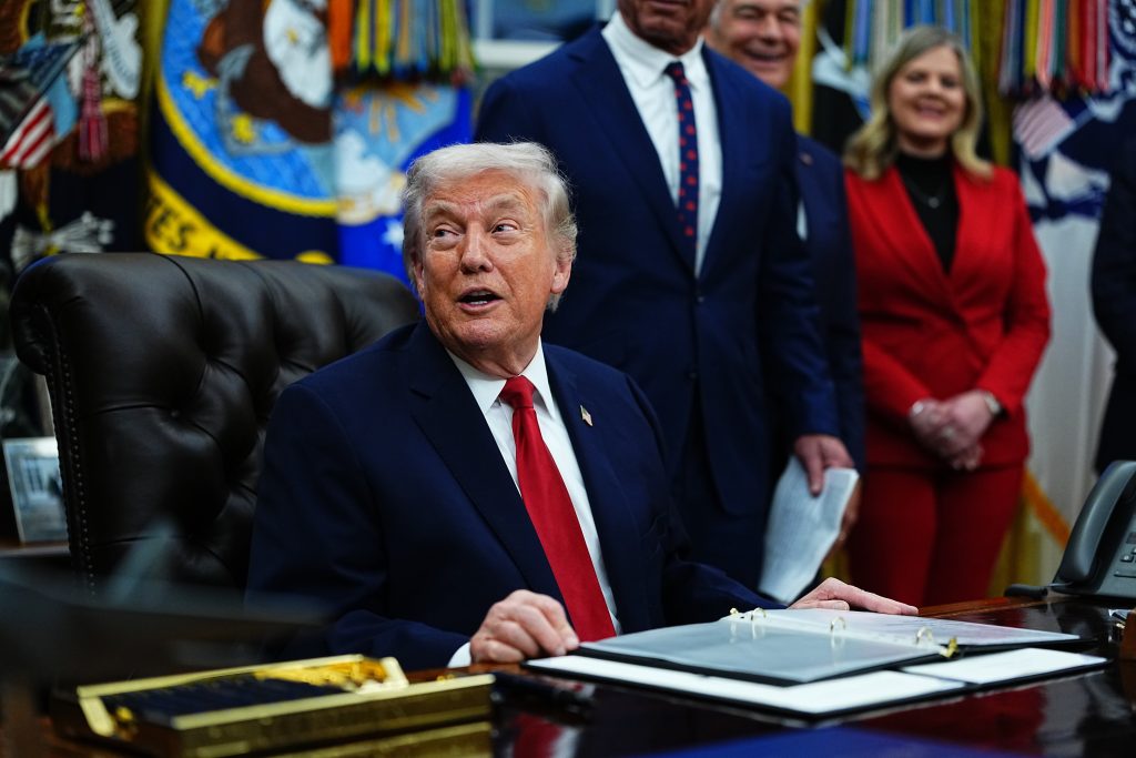 Trump declara una “emergencia nacional” sobre Cuba y anuncia aranceles para los países que le vendan petróleo