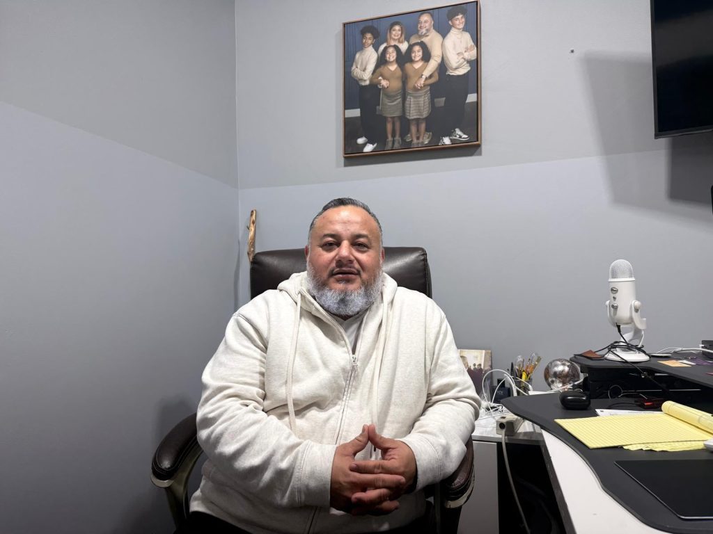 El religioso que simboliza la resistencia al ICE en Minneapolis: “Trump está llevando a cabo una limpieza étnica”