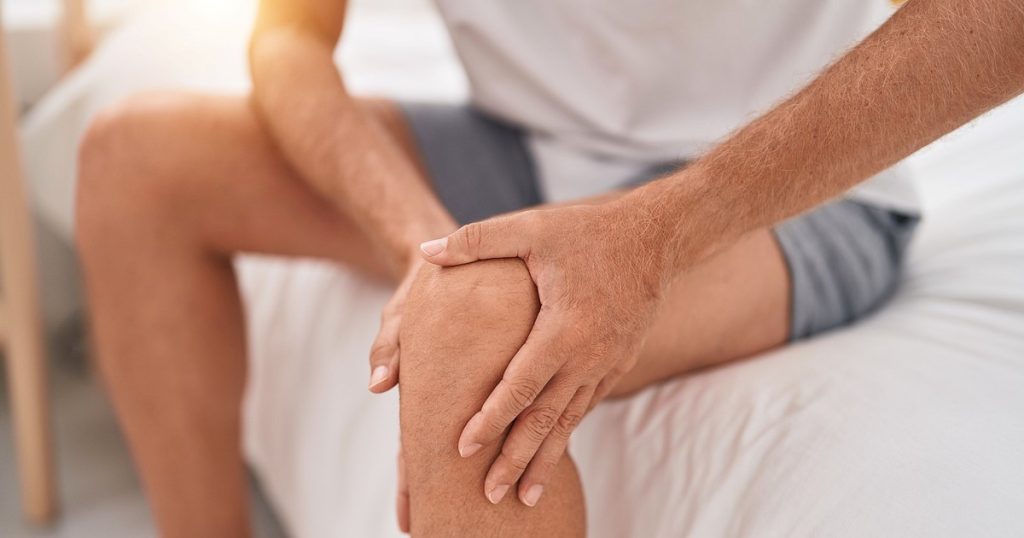 Dolor en las rodillas: qué cambia según el sexo y la edad, según expertos