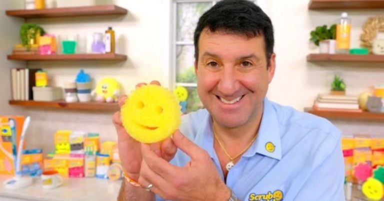 De lavar autos a crear la "esponja sonriente" que facturó 500 millones de dólares:  Aaron Krause, el hombre detrás del éxito de Scrub Daddy