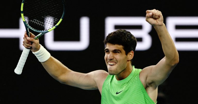 Alcaraz, finalista del Abierto de Australia: le ganó a Zverev y a su físico en una batalla de más de cinco horas