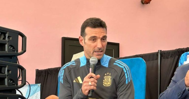 La revelación de Scaloni sobre un equipo del Ascenso: "Miro los partidos y hasta me invitaron a la cancha"