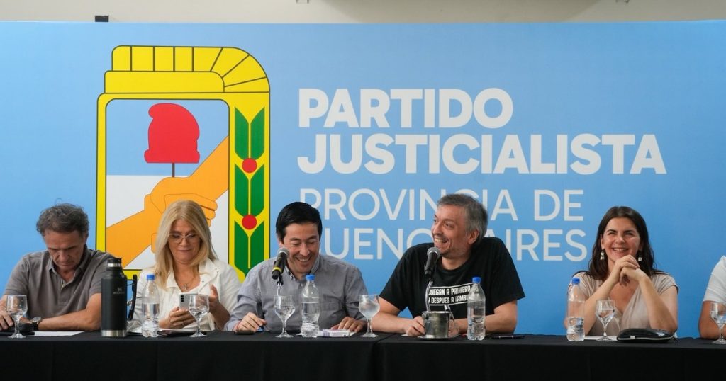 PJ bonaerense: arrancan las negociaciones para evitar la interna, con Máximo Kirchner vetado por el sector de Kicillof