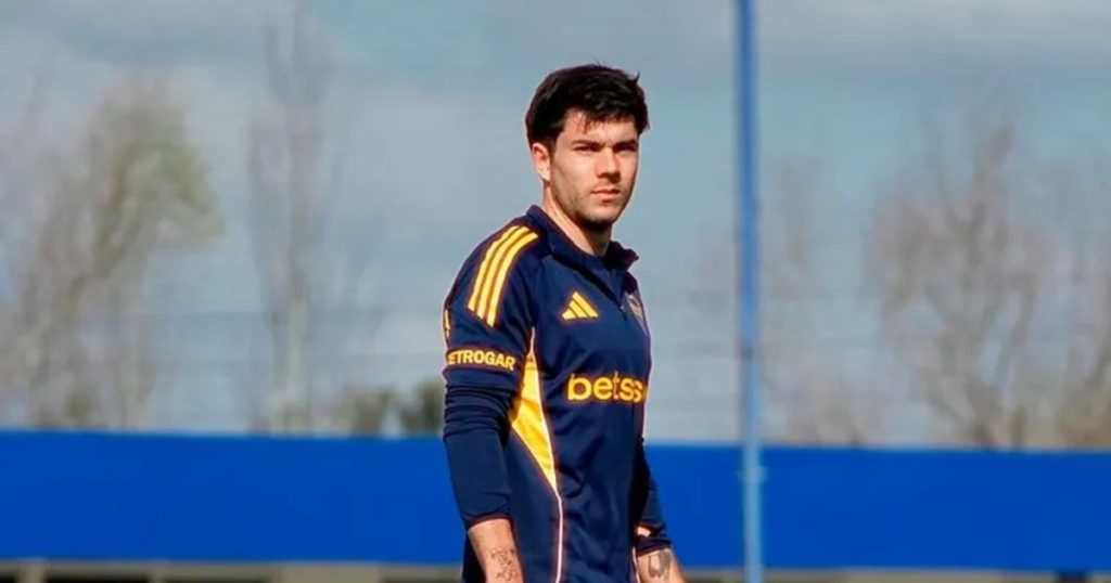 Lucas Blondel volvió a ponerse la camiseta de Boca tras ocho meses