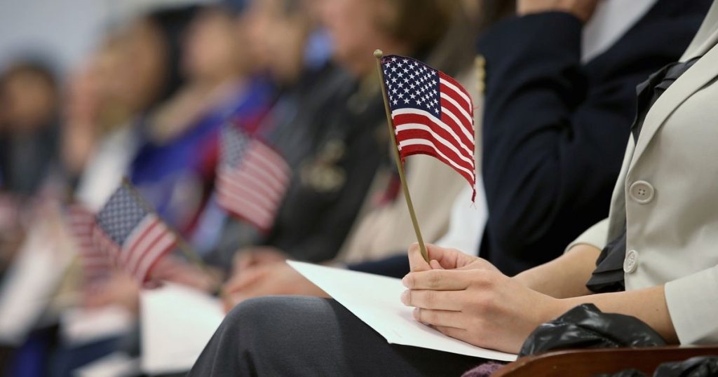 En Florida: Ron DeSantis busca frenar el abuso de las visas H-1B