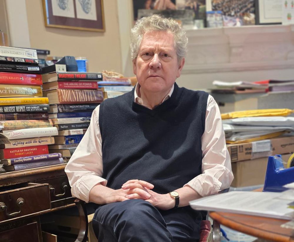 El historiador Andrew Lownie: “El escándalo del expríncipe Andrés es la crisis más grave de la monarquía. Deberían rodar cabezas”