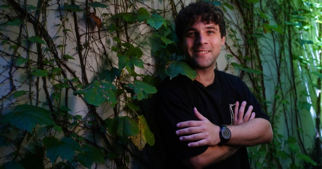 Agustín Guardis, saltó a la fama en Gran Hermano y ahora es el "hijo televisivo" de Beto Casella