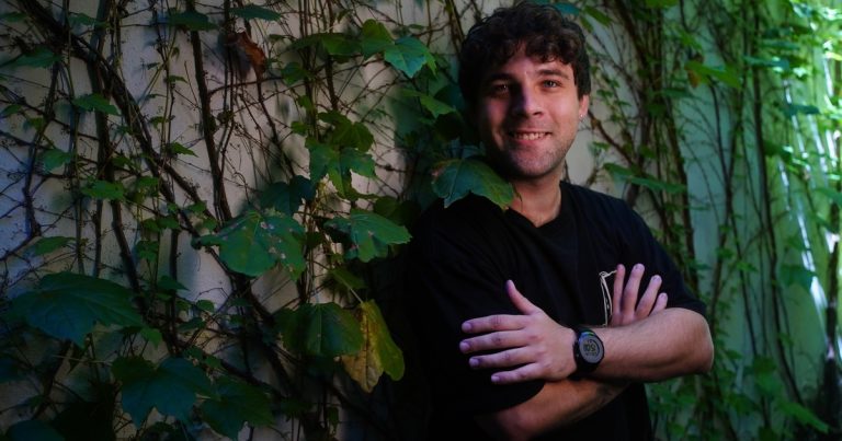 Agustín Guardis, saltó a la fama en Gran Hermano y ahora es el "hijo televisivo" de Beto Casella