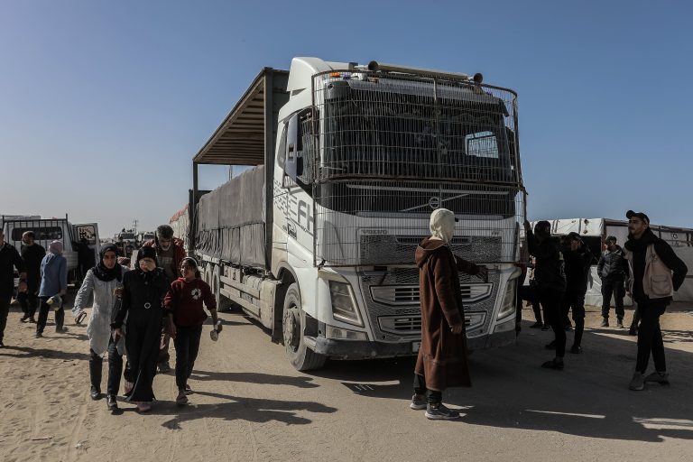 El paso fronterizo de Rafah, que conecta Gaza con Egipto, reabre tras casi dos años de cierre