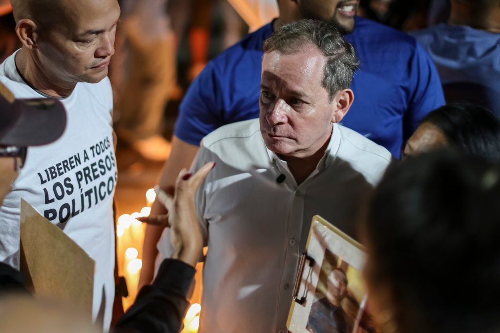 El partido del líder opositor venezolano Juan Pablo Guanipa denuncia su “secuestro” unas horas después de ser excarcelado