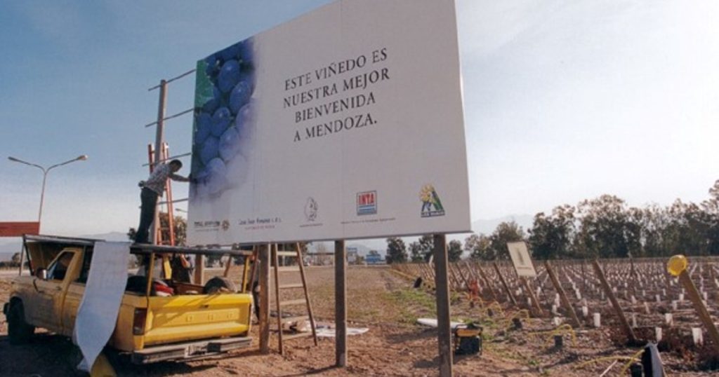 El aeropuerto argentino que tiene algo que lo hace único en el mundo y sorprende a los viajeros