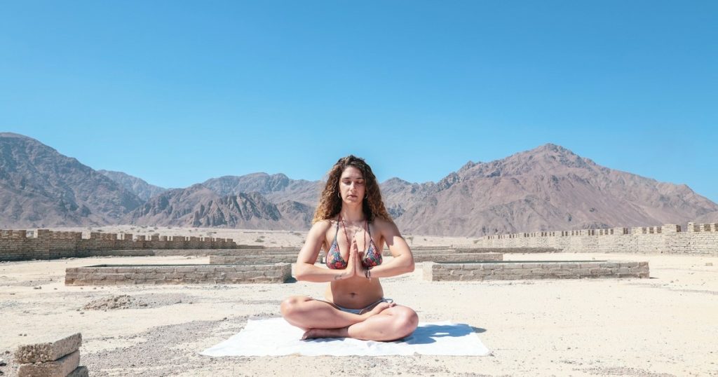 Platón, filósofo griego: “La mayor riqueza es vivir contento un poco”