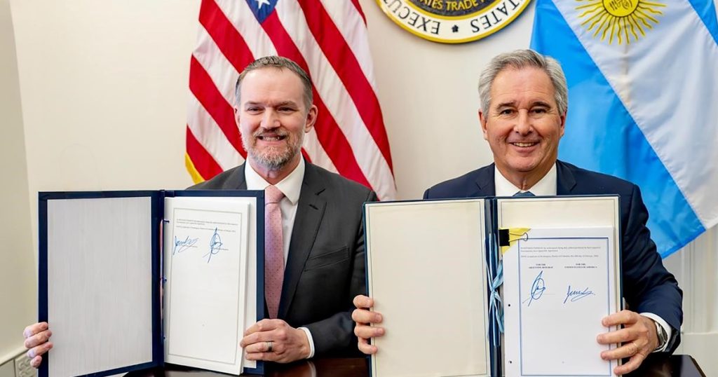 Acuerdo comercial: laboratorios nacionales no quieren ser el nuevo "Don Chatarrín" y Milei termina con un dogma K