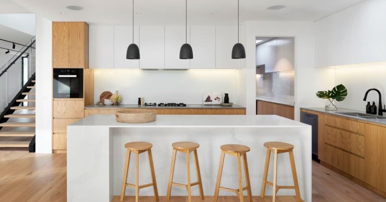 Adiós a las islas de cocina: la nueva tendencia que se impone este 2026