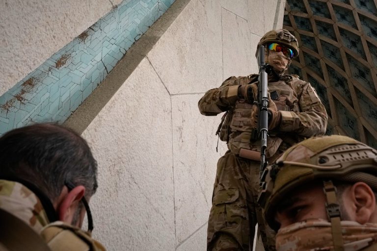 Irán detiene a políticos reformistas por sus críticas a la represión de las protestas