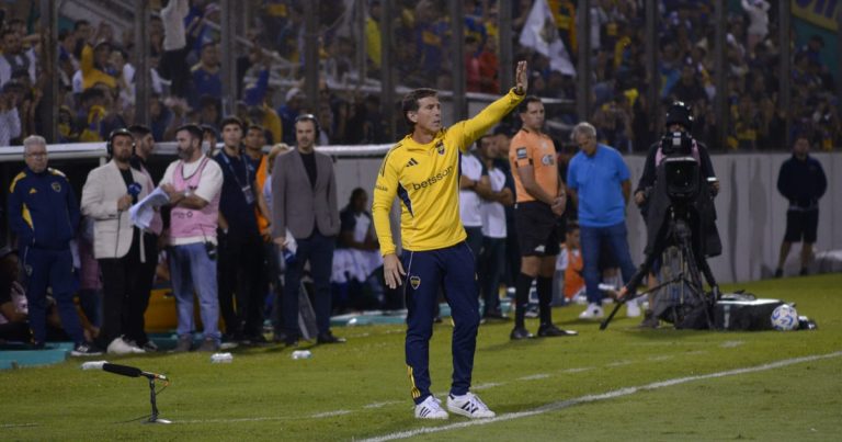 Ubeda y su elogio a Bareiro tras su doblete: "Es un nueve que eleva la vara..."