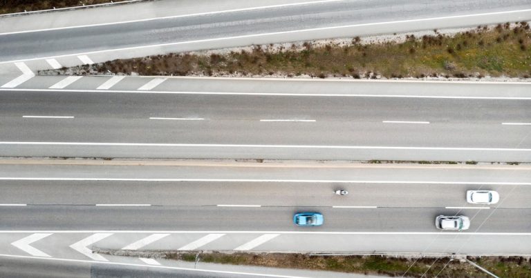 Qué significa esta señal de tránsito y a qué velocidad hay que entrar a una autopista en Estados Unidos