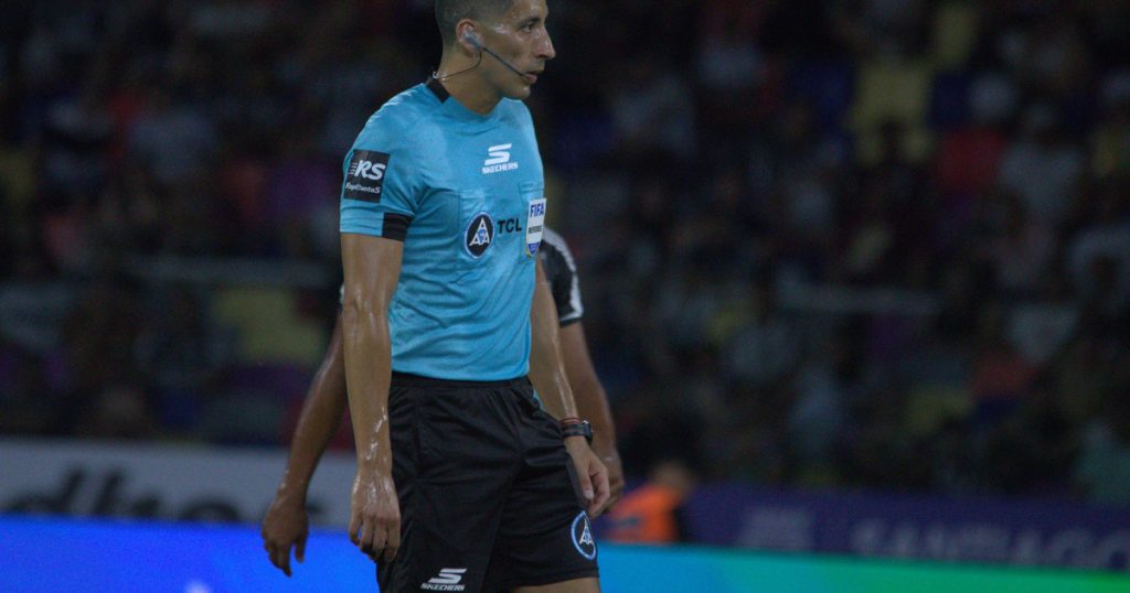 Los árbitros de la fecha 8: Dóvalo a Boca, Tello a River y Falcón Pérez al clásico rosarino