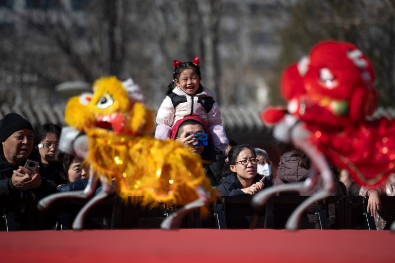 China quiere un ‘mundo feliz’ en internet por las fiestas del Año Nuevo Lunar: ni angustia ni “fobia al matrimonio”