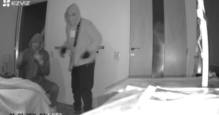 El video del brutal ataque de la Banda del Millón a la abuela influencer: "Callate porque te matamos"