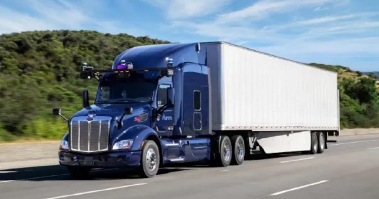 Conducir en EE.UU.: Qué significa la señal "TRUCK RESTRICTION" al manejar camiones