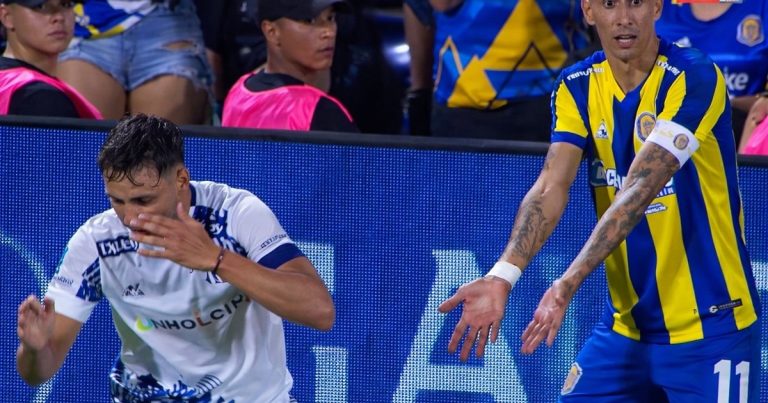 Video: la amarilla a Di María por un lateral a la cara del rival