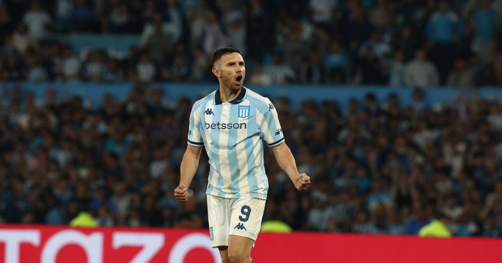 El asombroso ritmo goleador de Maravilla Martínez en Racing: de Palermo al Beto Acosta, cuántos goles hicieron en sus primeros 100 partidos