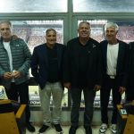 Tapia, junto a los campeones del mundo en Lanús después de otra jornada complicada