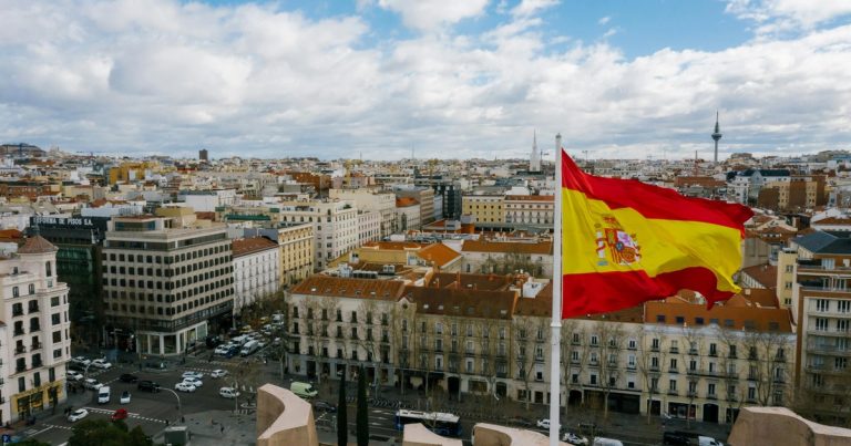 Kit básico para probar suerte en Europa: qué se necesita para emigrar a España